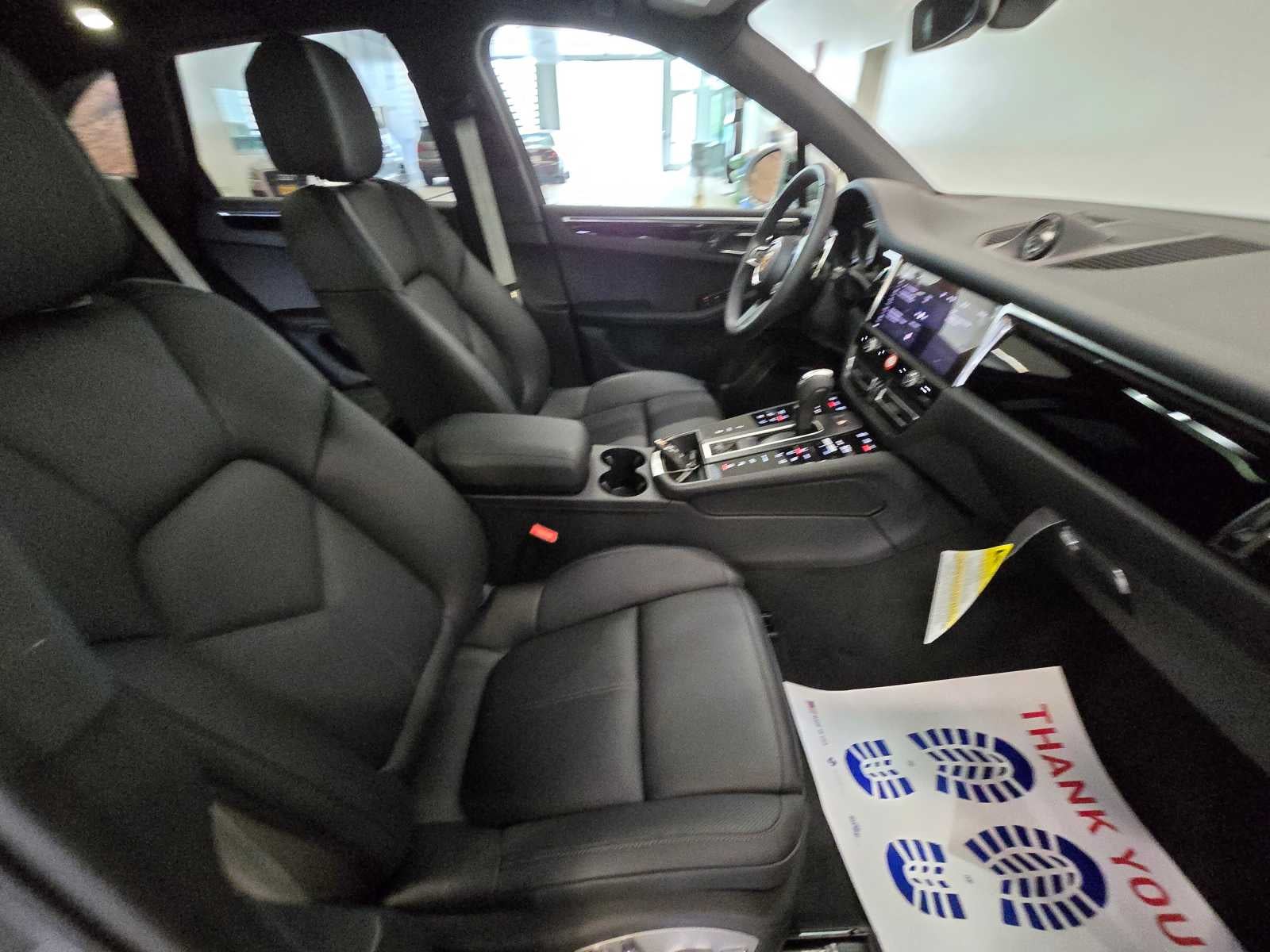 2024 Porsche Macan Base