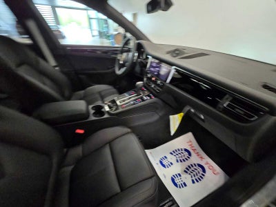 2024 Porsche Macan Base