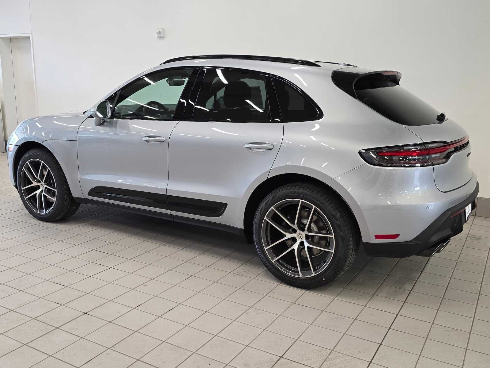 2024 Porsche Macan Base