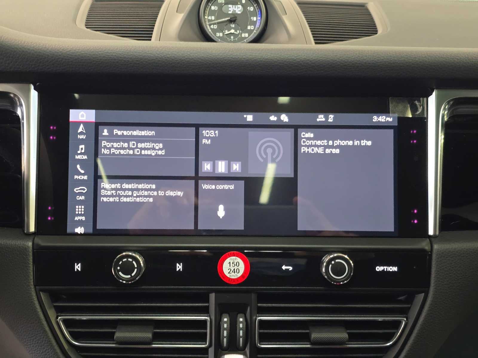 2024 Porsche Macan Base