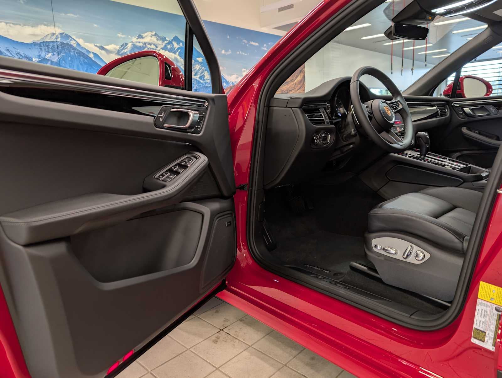 2026 Porsche Macan Base