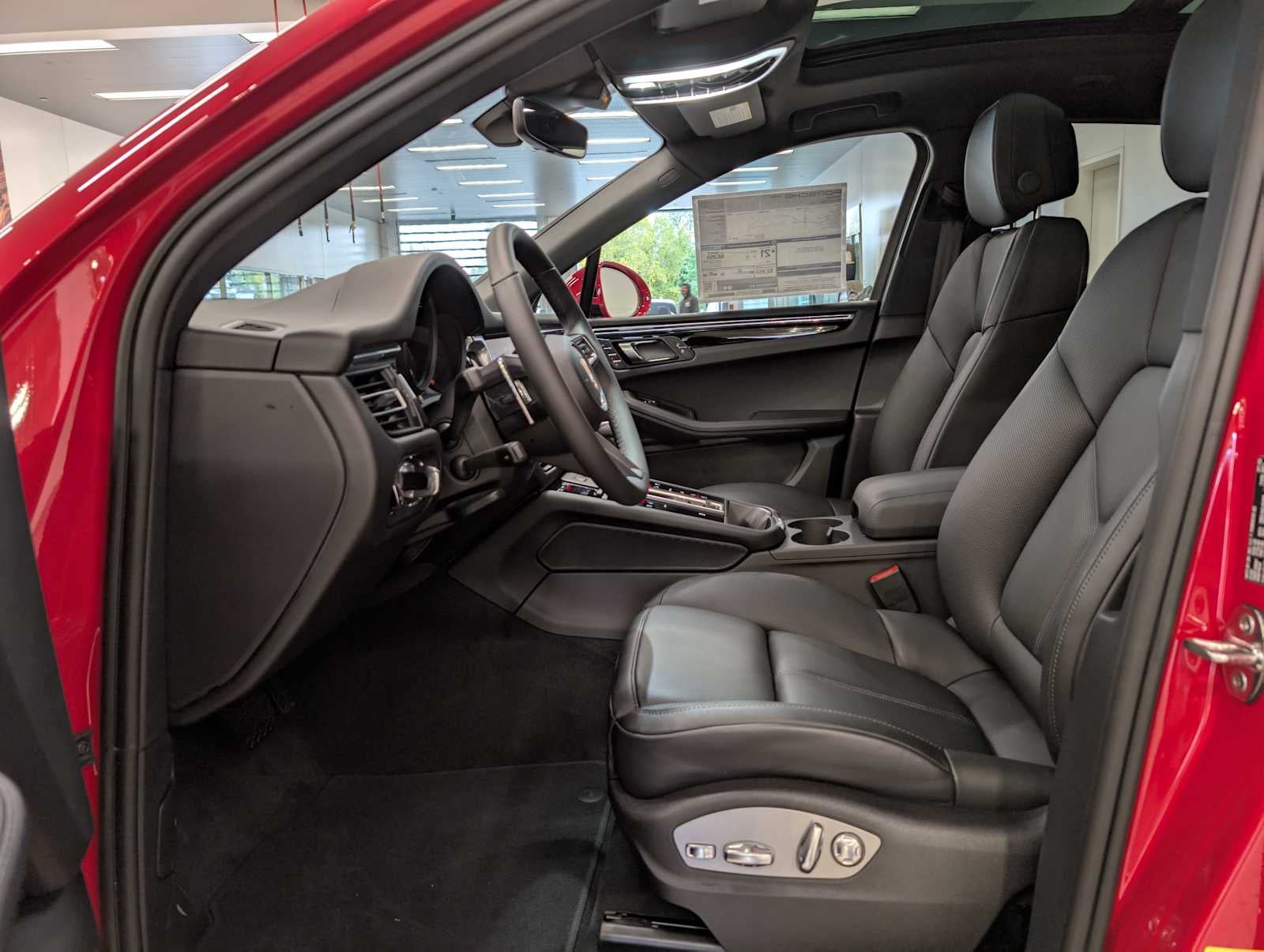 2026 Porsche Macan Base