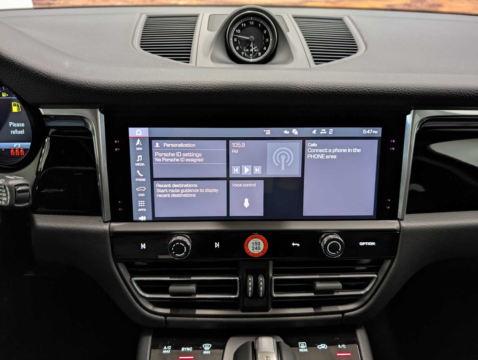 2026 Porsche Macan Base