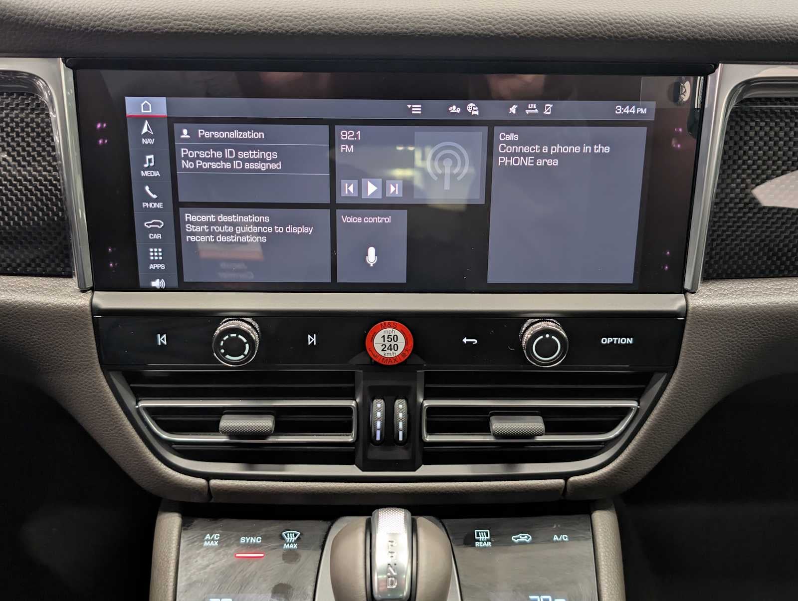 2026 Porsche Macan Base