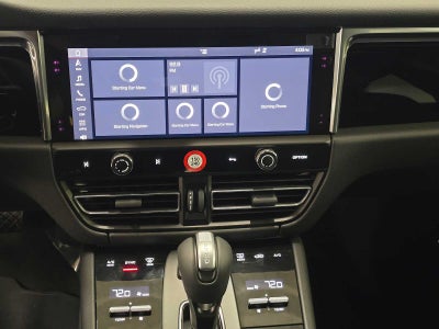 2025 Porsche Macan Base