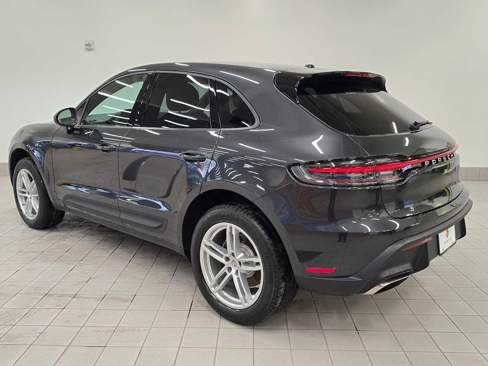 2025 Porsche Macan Base