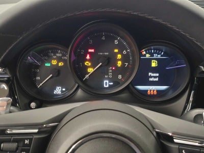 2025 Porsche Macan Base