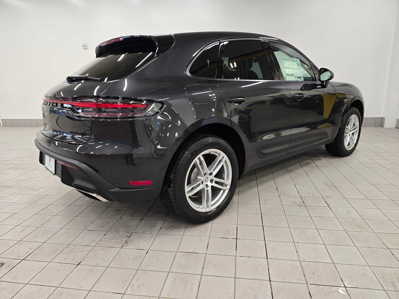 2025 Porsche Macan Base