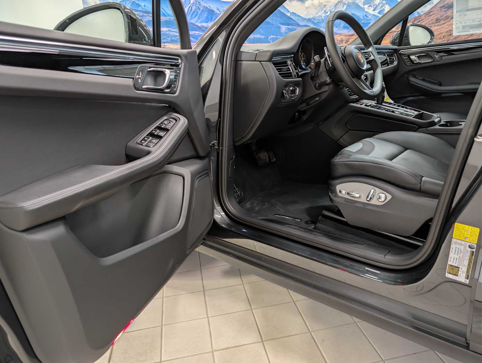 2026 Porsche Macan Base