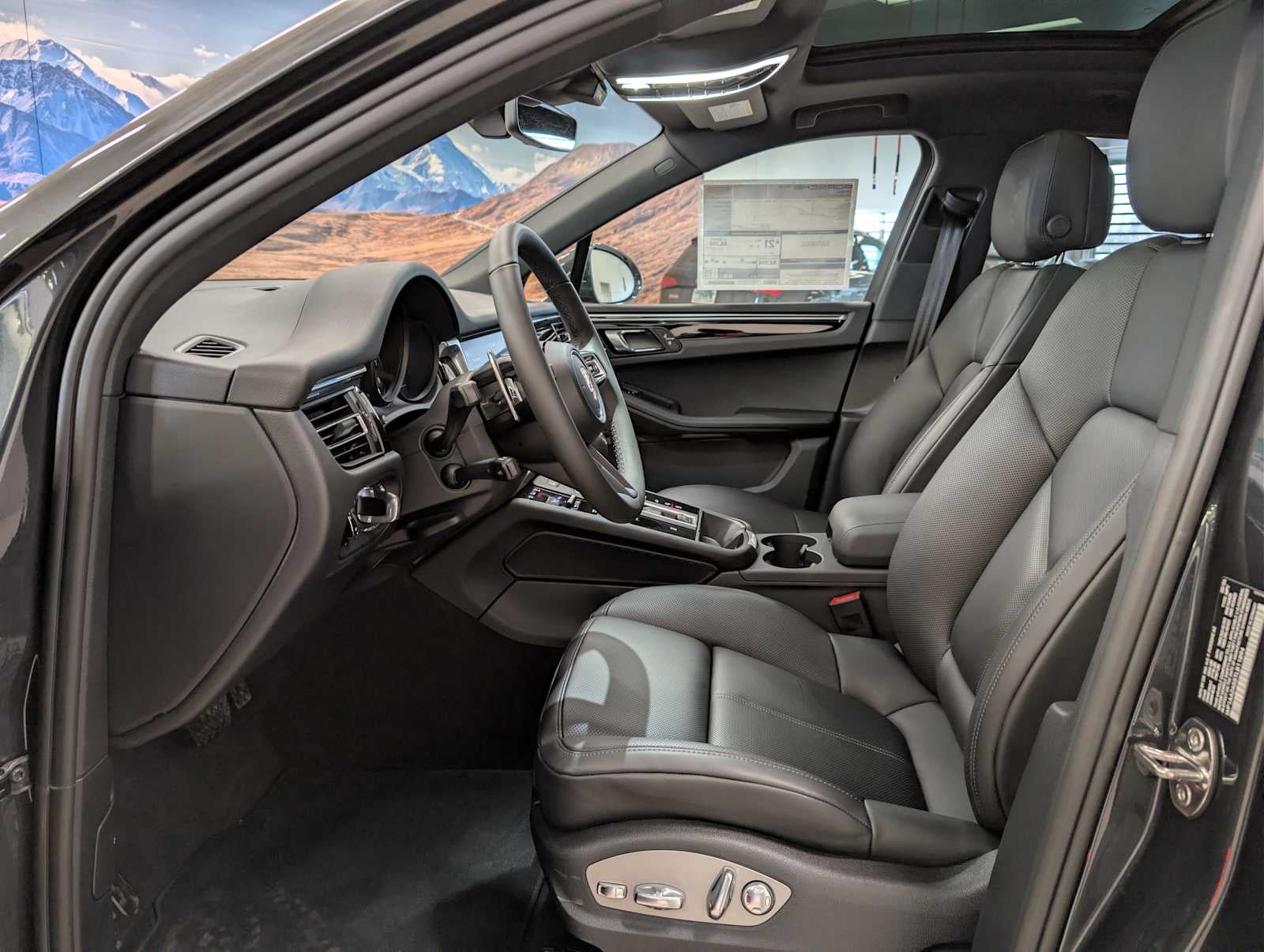 2026 Porsche Macan Base