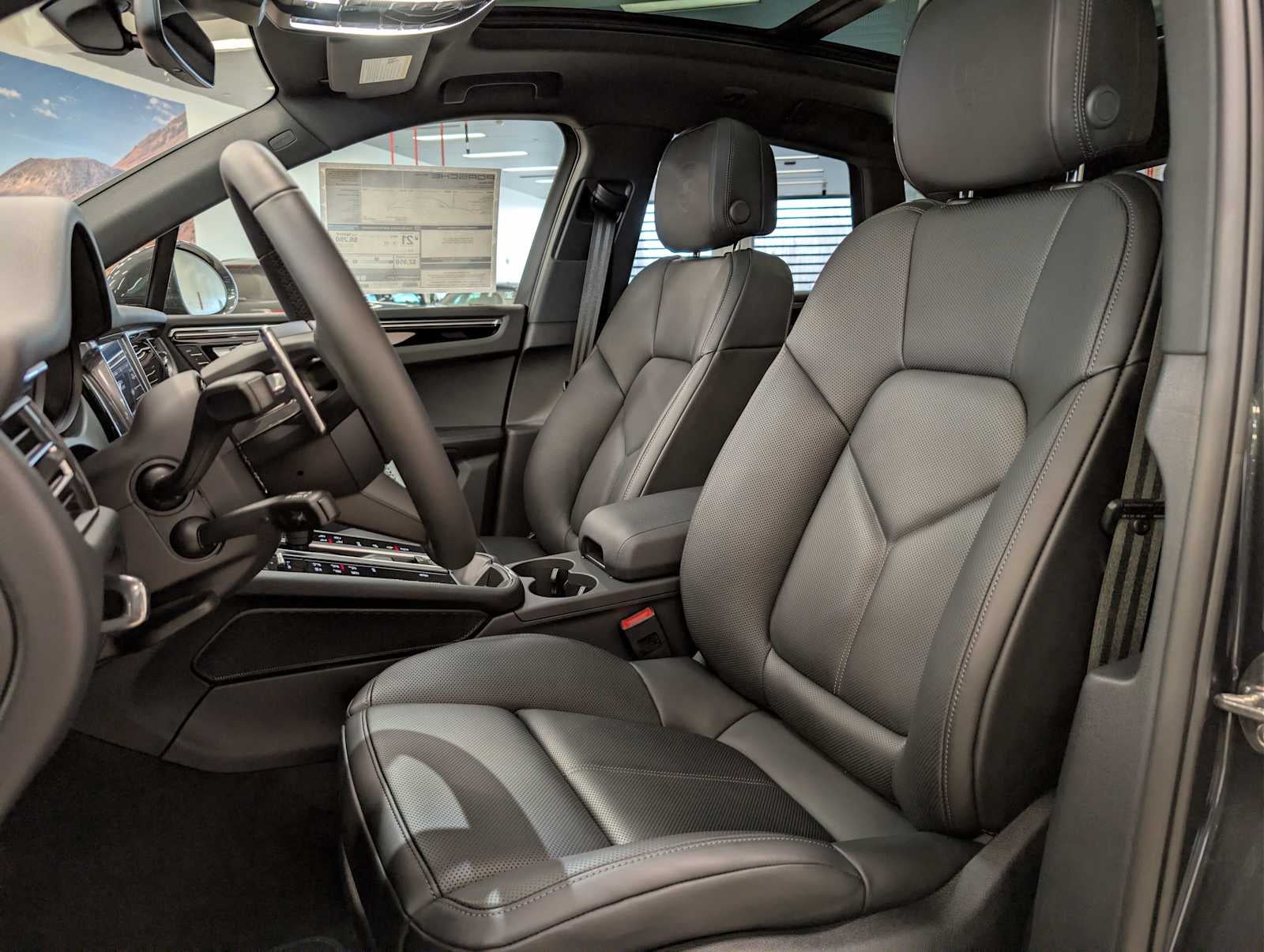 2026 Porsche Macan Base