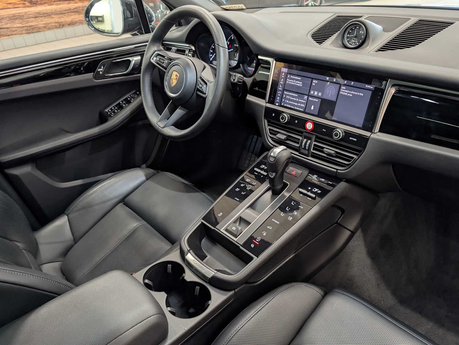 2024 Porsche Macan Base