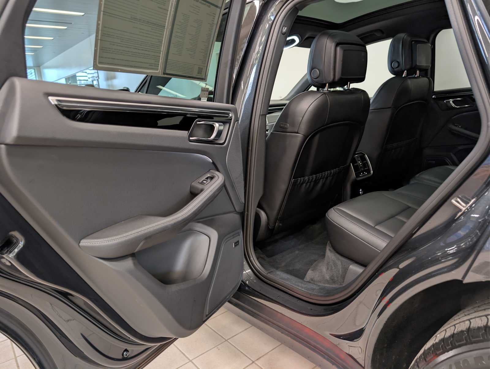 2024 Porsche Macan Base