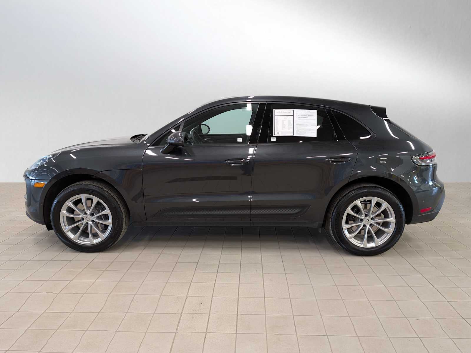 2024 Porsche Macan Base