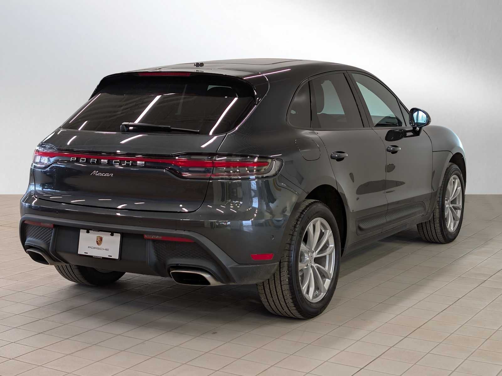 2024 Porsche Macan Base