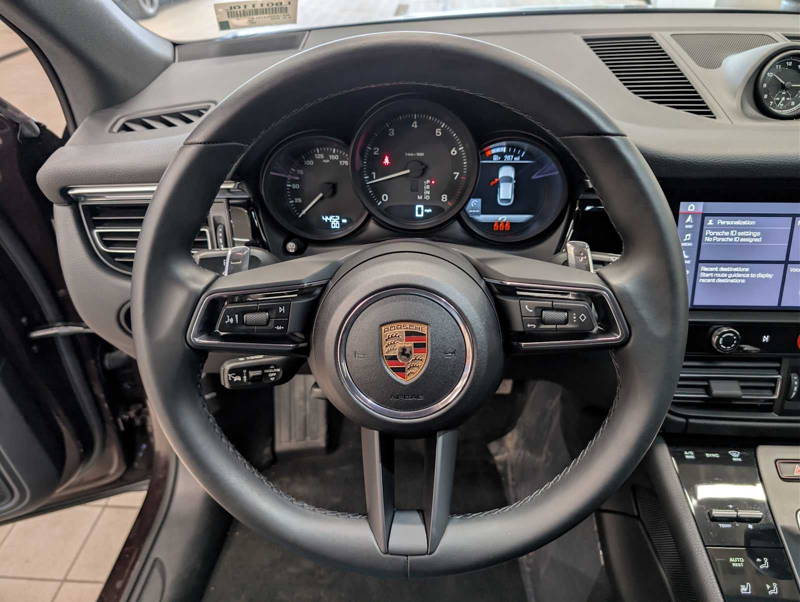 2025 Porsche Macan Base