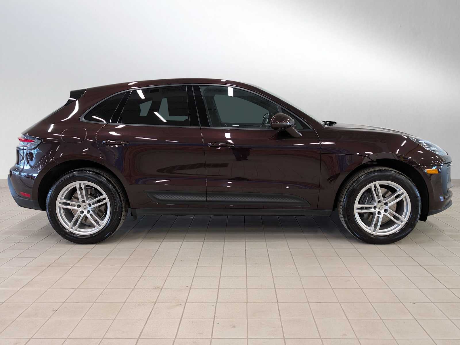 2025 Porsche Macan Base