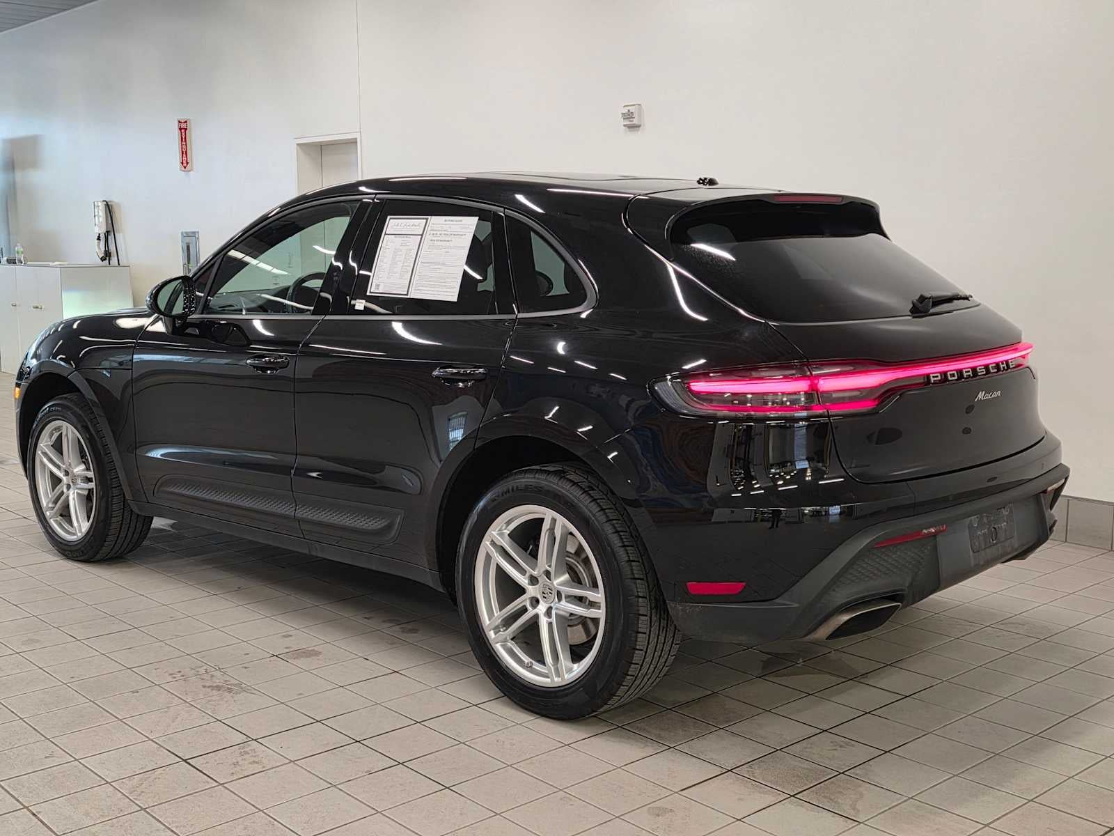 2024 Porsche Macan Macan (MY24)
