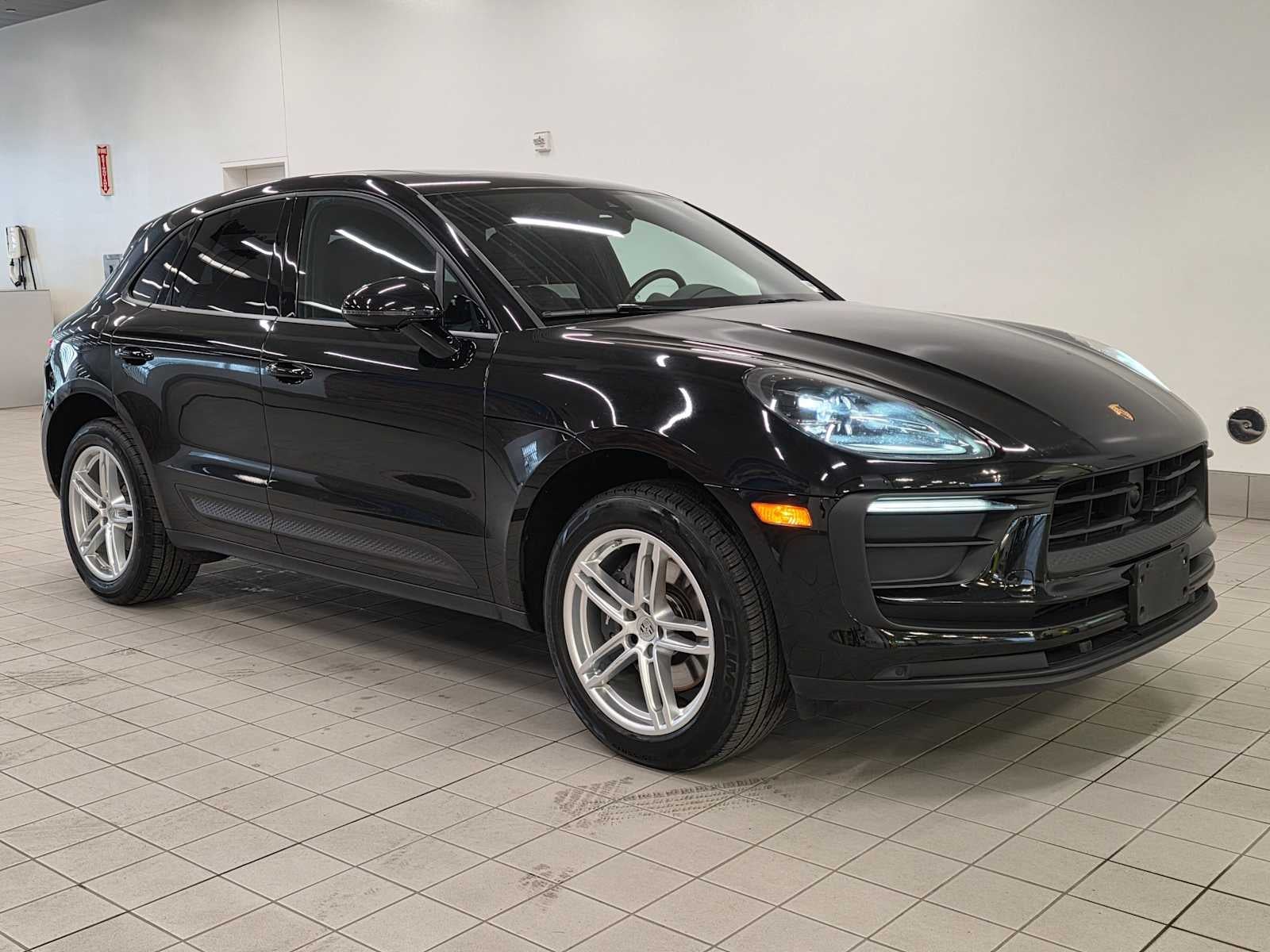 2024 Porsche Macan Macan (MY24)