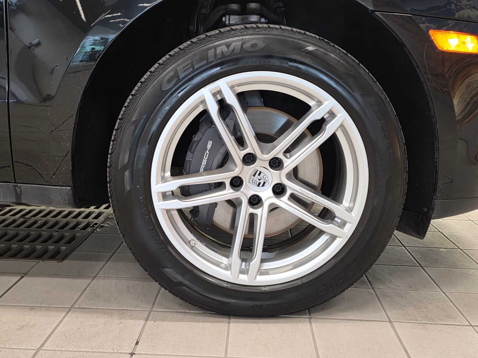 2024 Porsche Macan Macan (MY24)