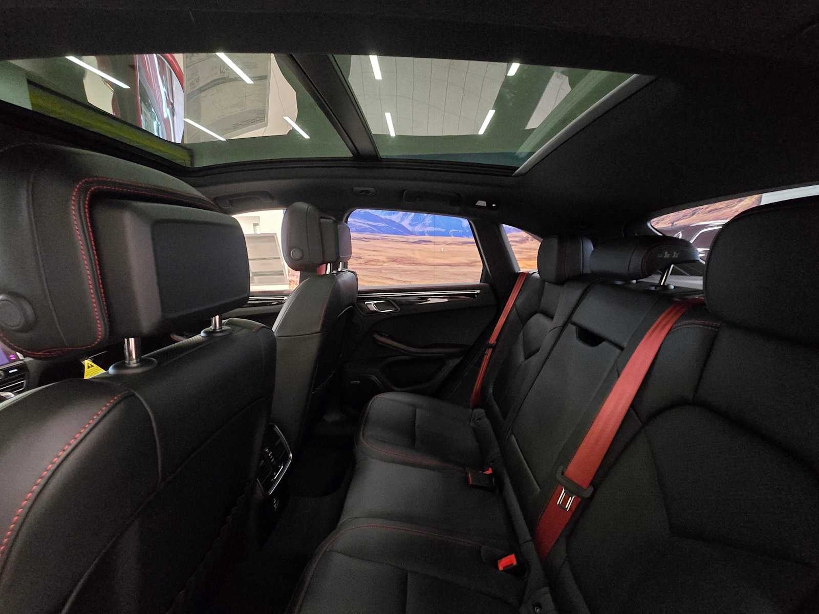 2025 Porsche Macan Base