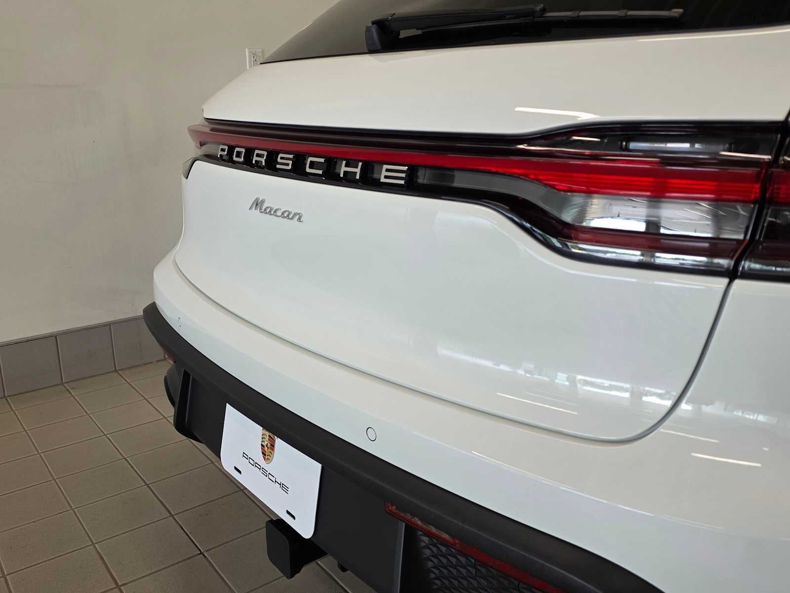 2026 Porsche Macan Macan