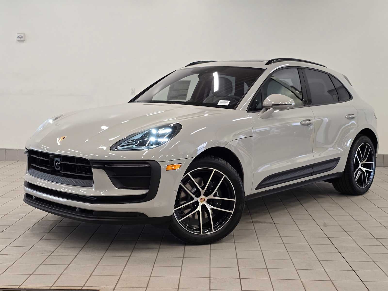 2024 Porsche Macan Base