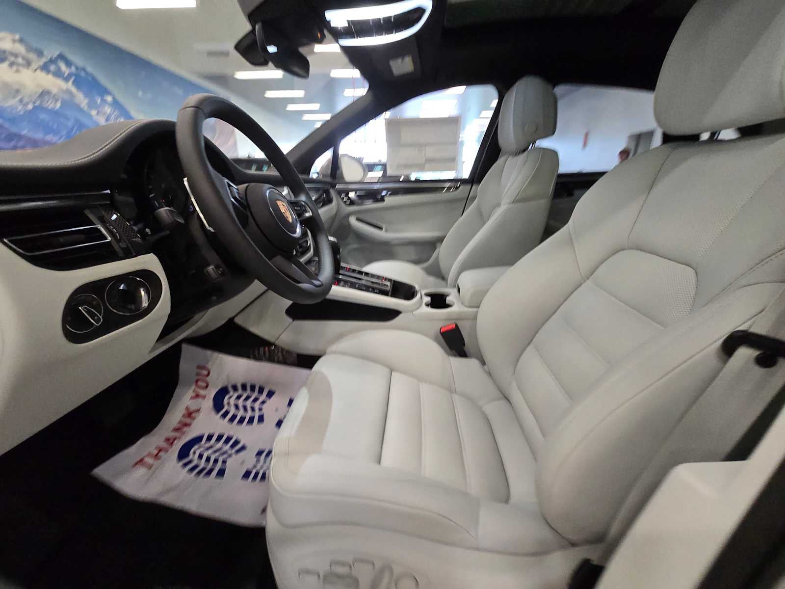 2024 Porsche Macan Base