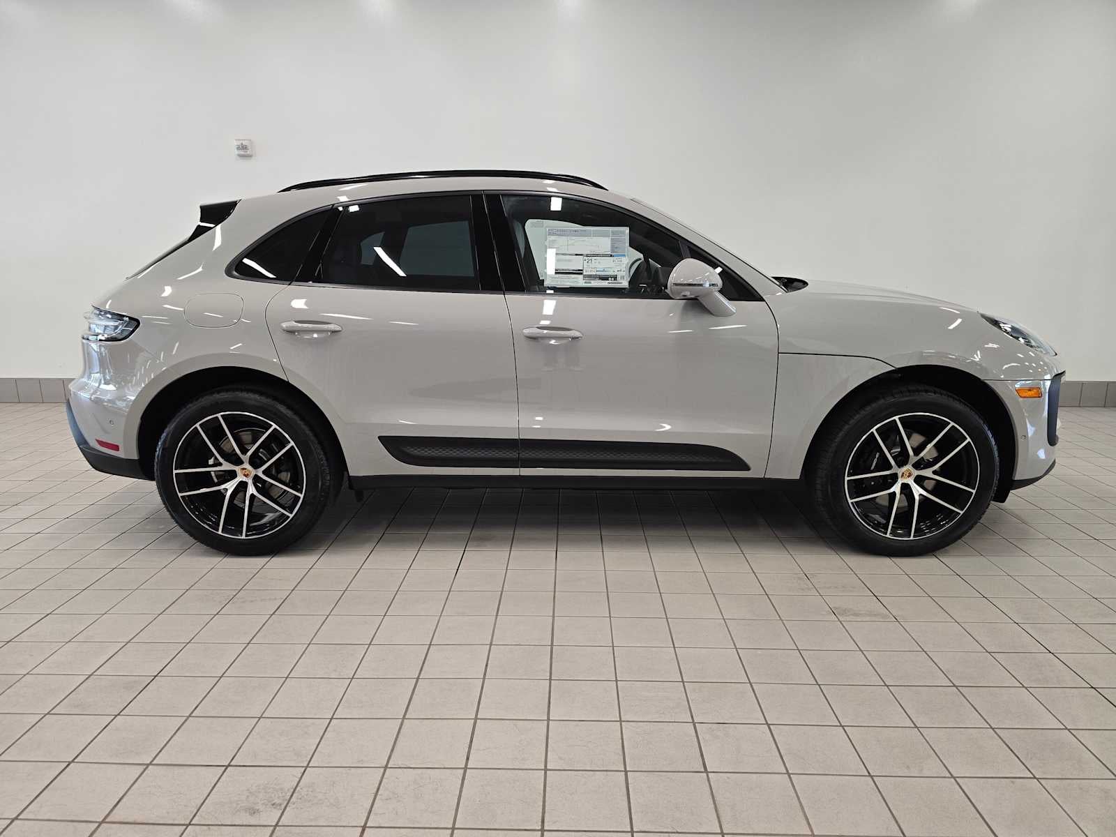 2024 Porsche Macan Base
