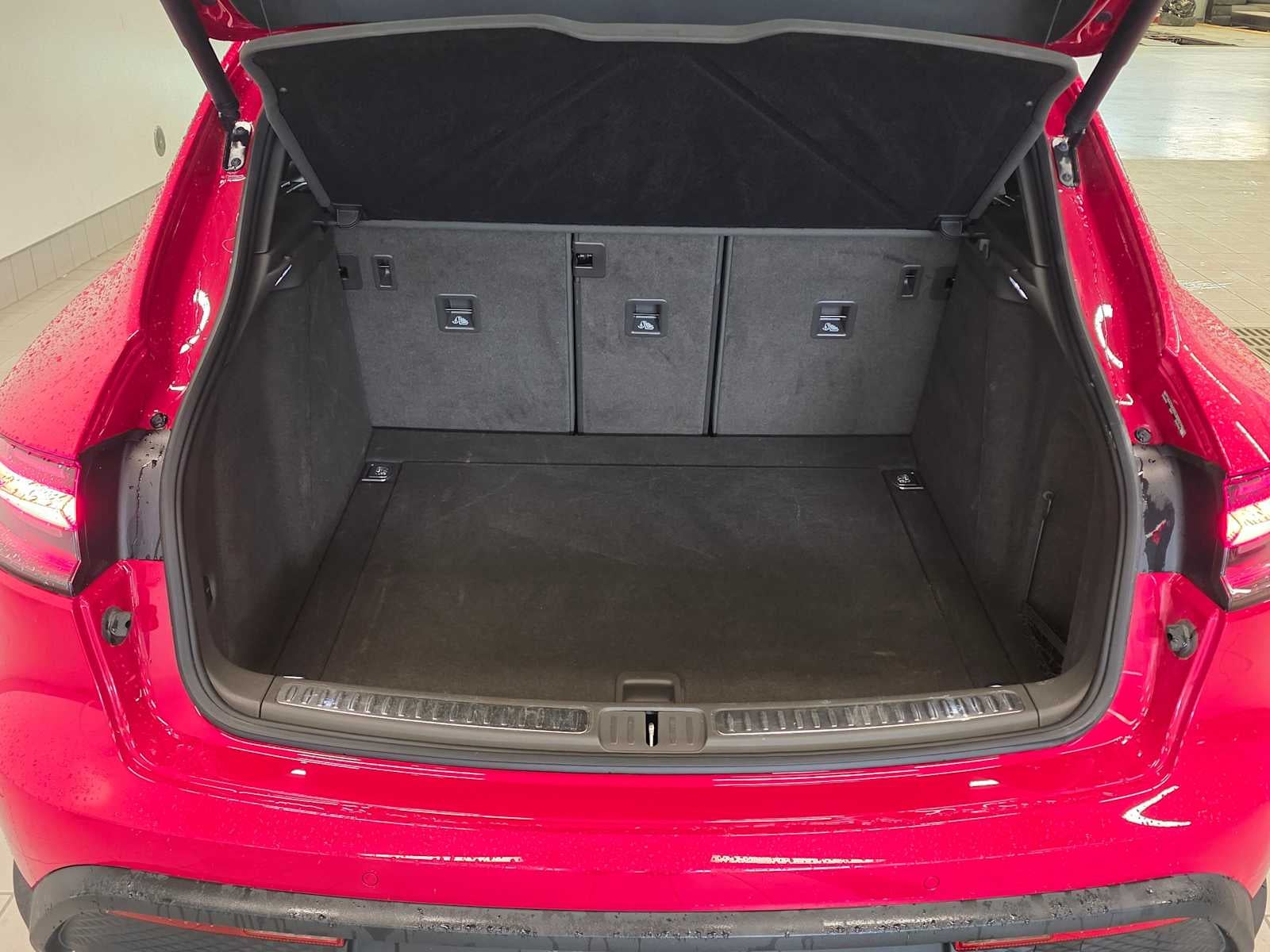 2025 Porsche Macan Macan