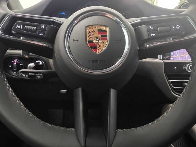 2025 Porsche Macan Macan