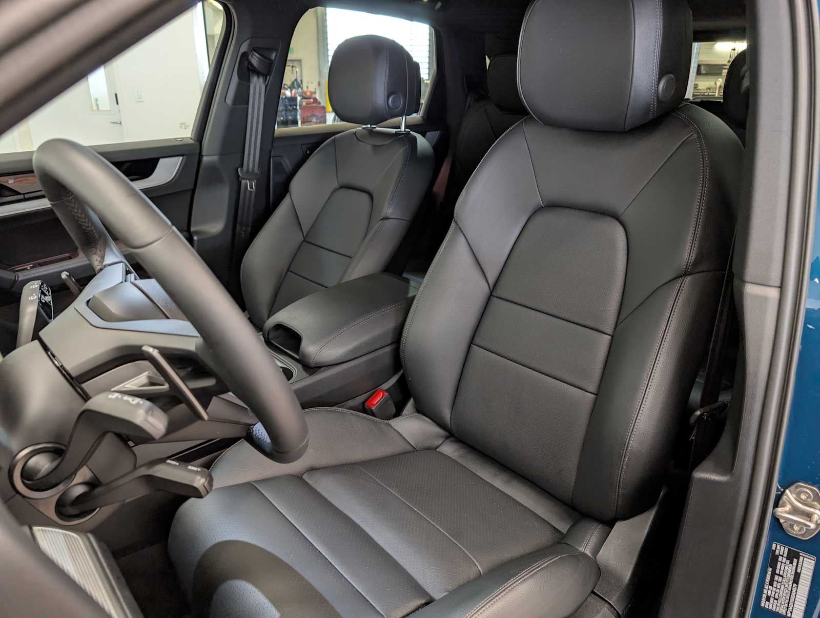 2025 Porsche Cayenne Base