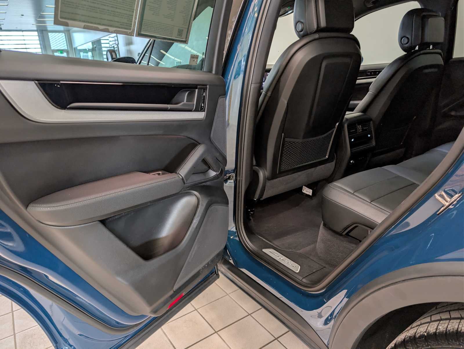 2025 Porsche Cayenne Base