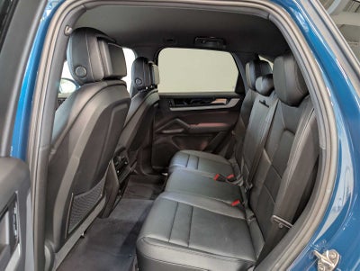 2025 Porsche Cayenne Base
