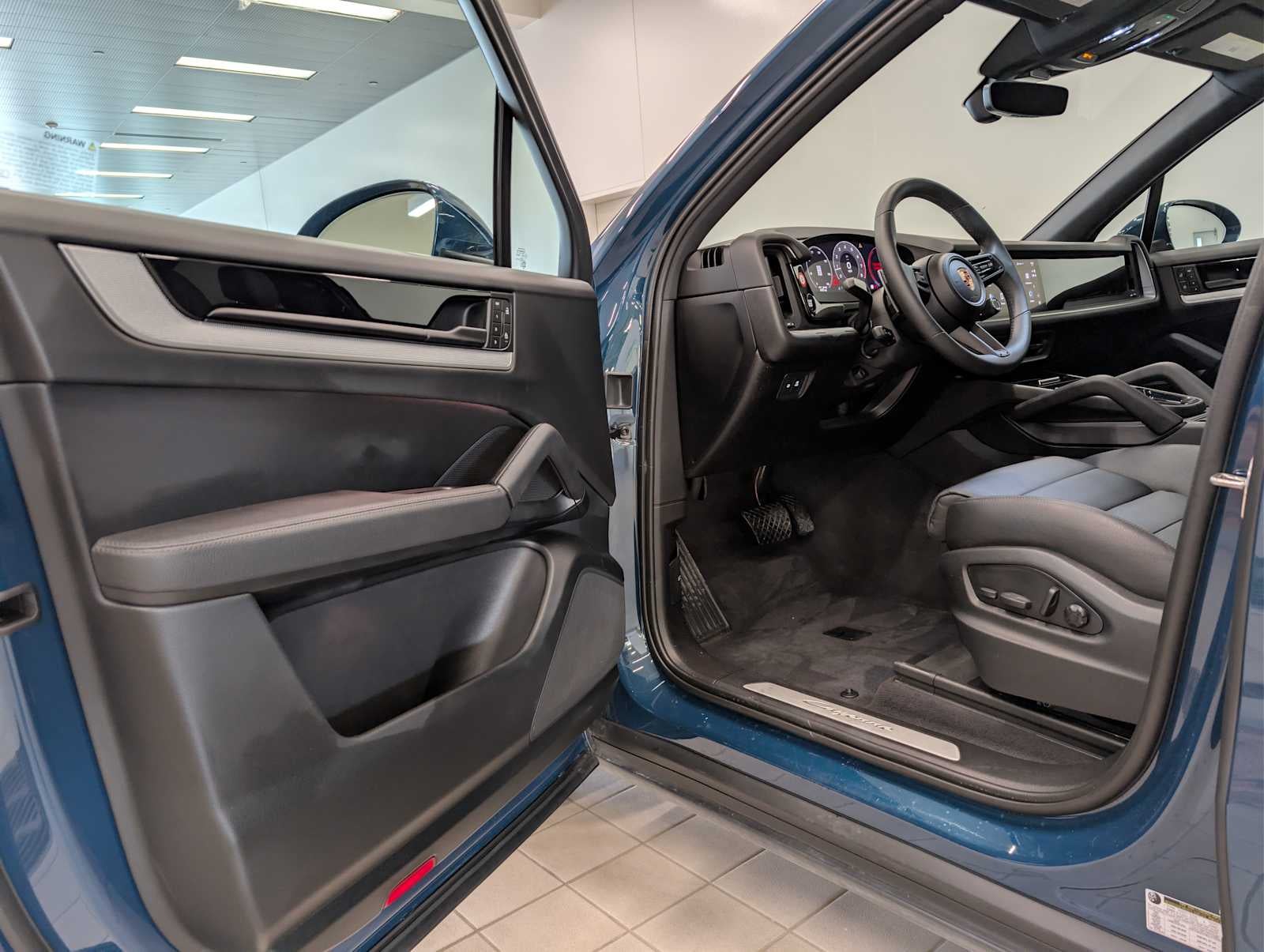 2025 Porsche Cayenne Base