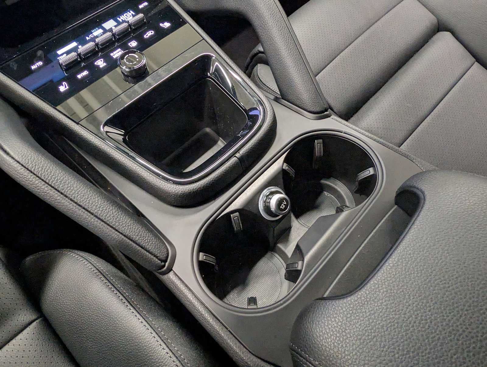 2025 Porsche Cayenne Base