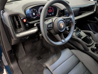 2025 Porsche Cayenne Base