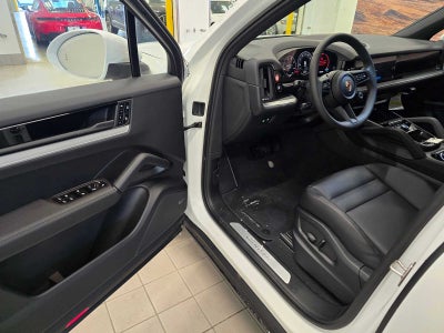2025 Porsche Cayenne Base
