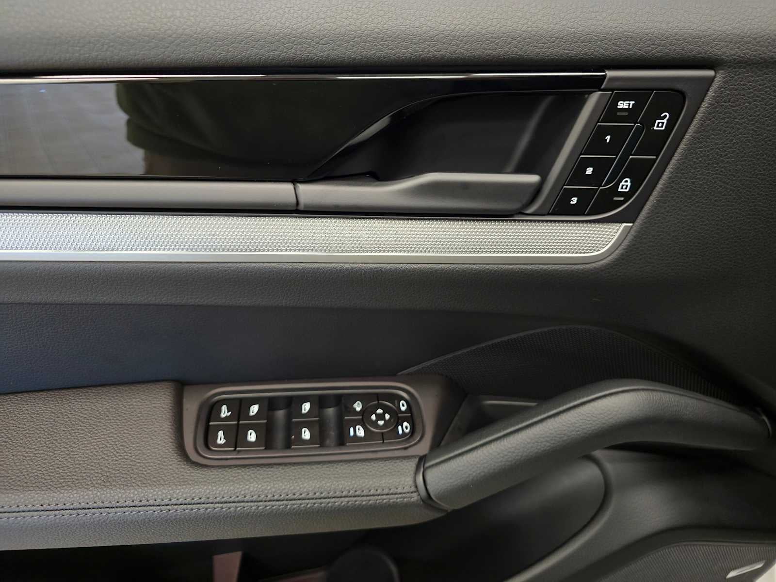 2025 Porsche Cayenne Base