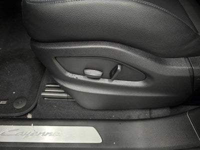 2025 Porsche Cayenne Base