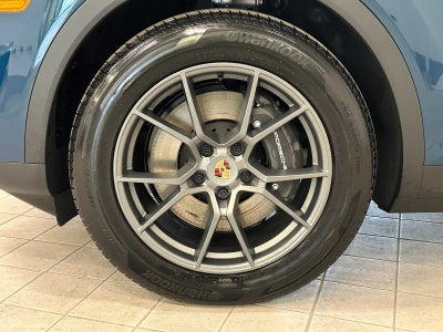 2025 Porsche Cayenne Base