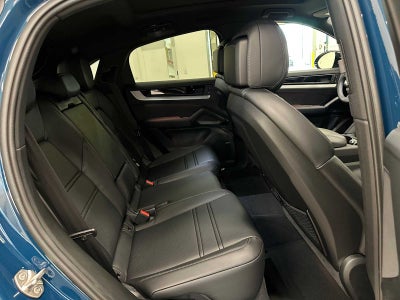 2025 Porsche Cayenne Base