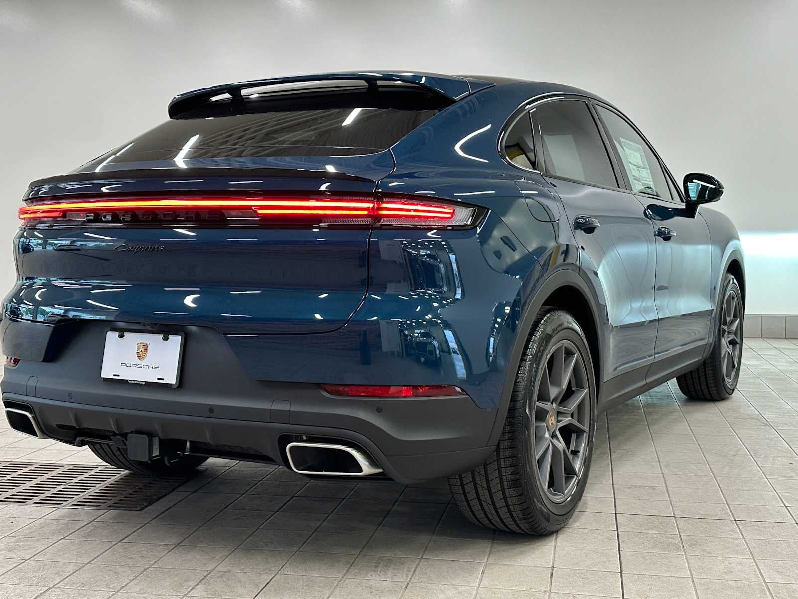 2025 Porsche Cayenne Base