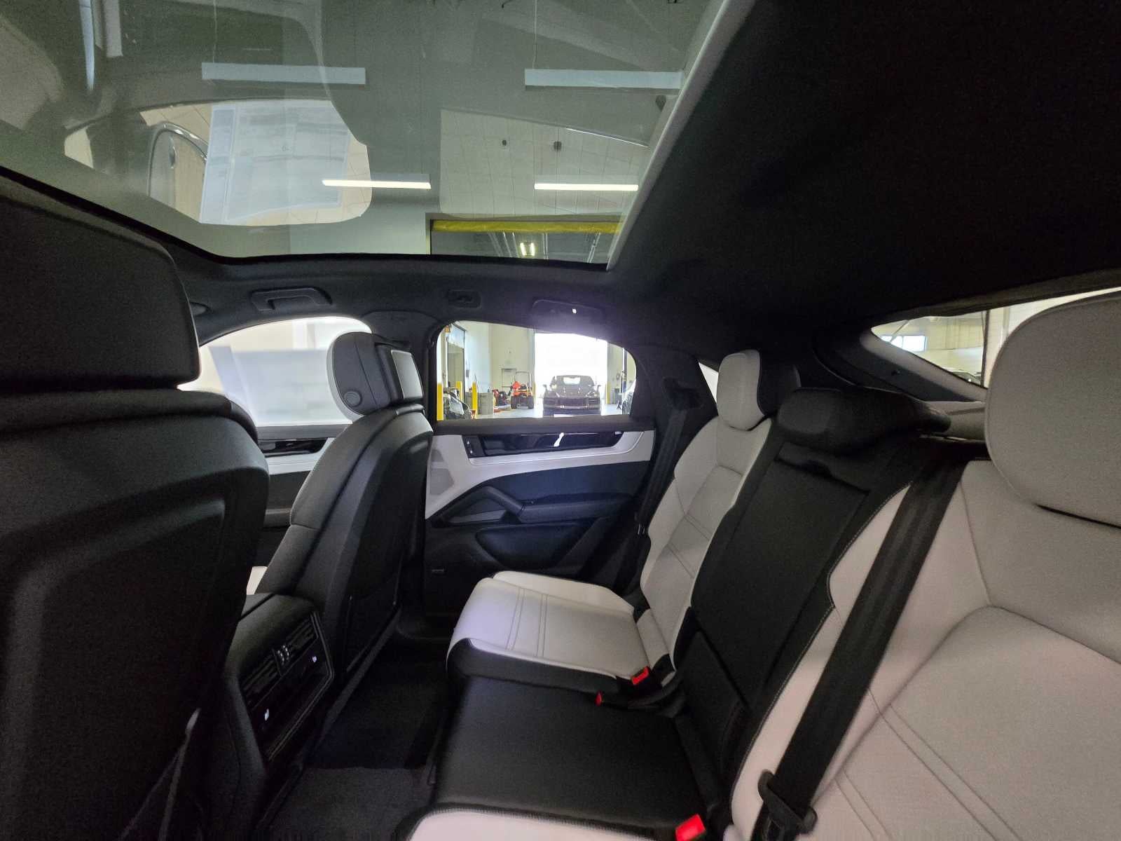 2024 Porsche Cayenne Base