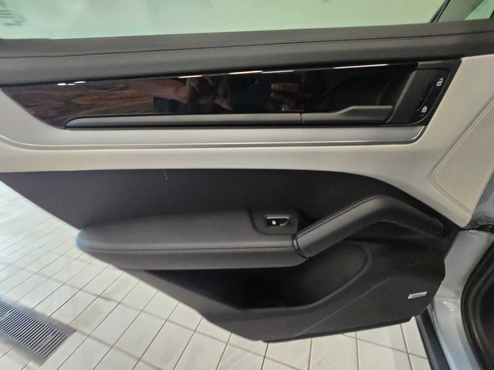 2024 Porsche Cayenne Base