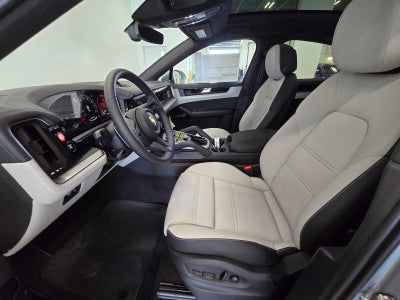 2024 Porsche Cayenne Base