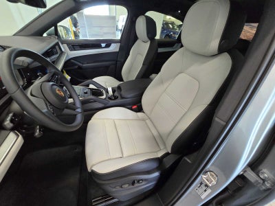2024 Porsche Cayenne Base