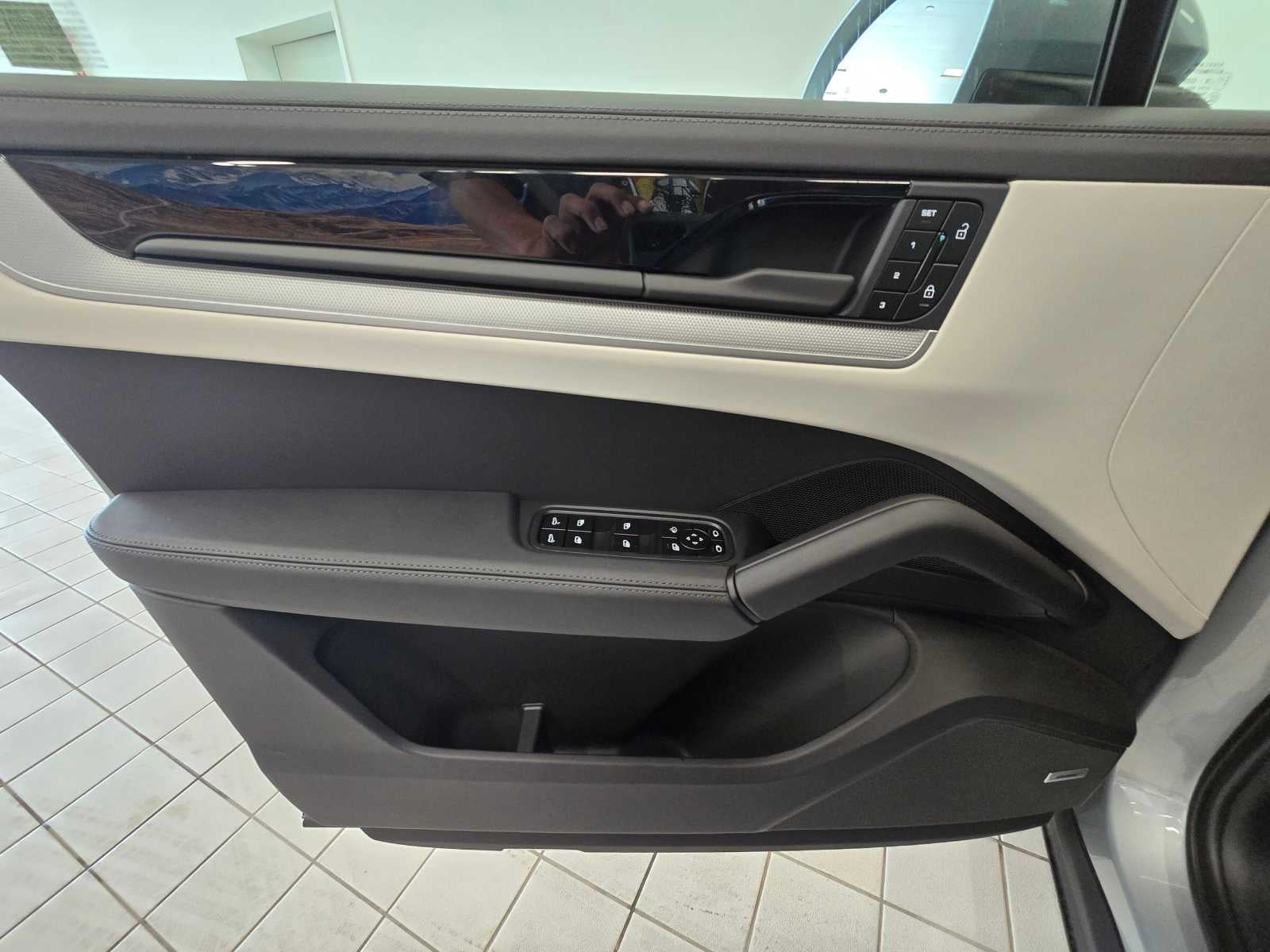 2024 Porsche Cayenne Base