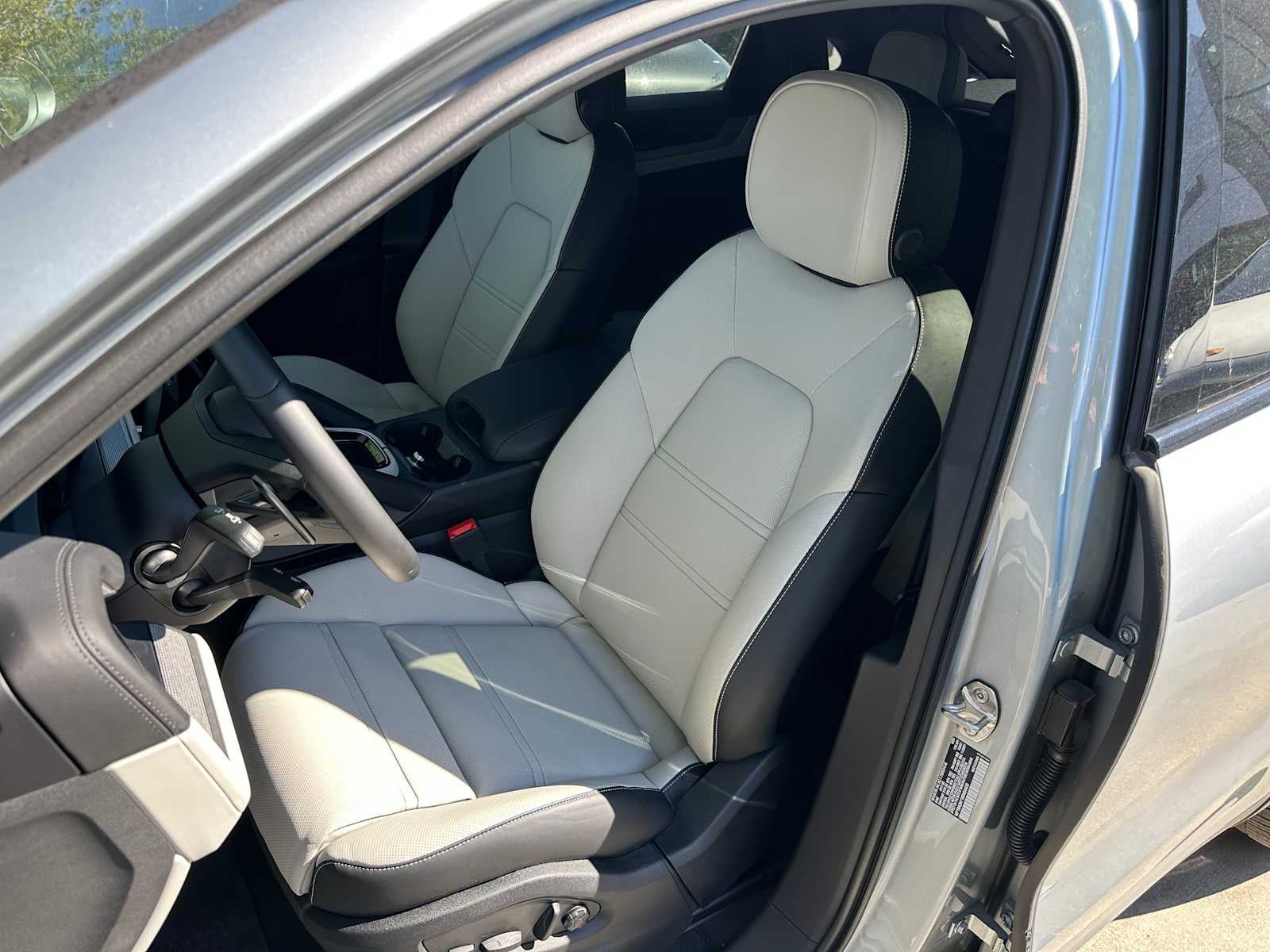 2024 Porsche Cayenne Base