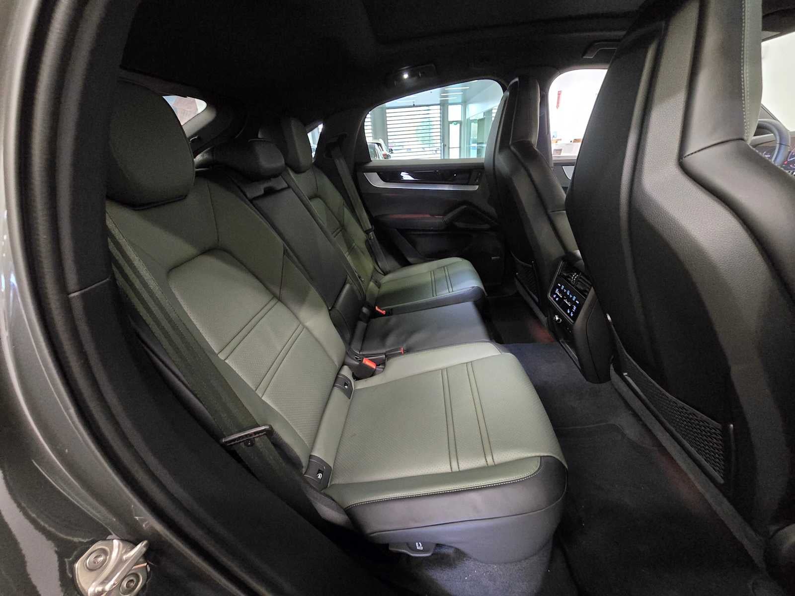 2024 Porsche Cayenne Base